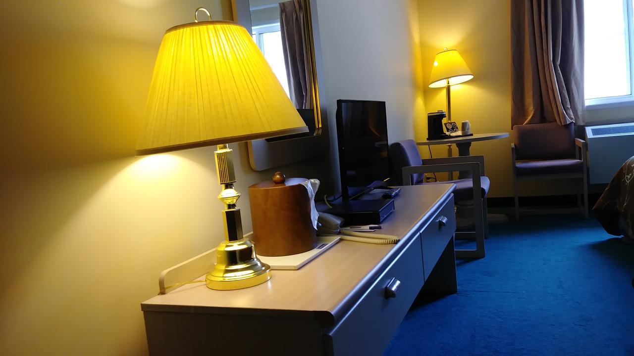 George Mountain View Hotel & Resto Мерритт Экстерьер фото
