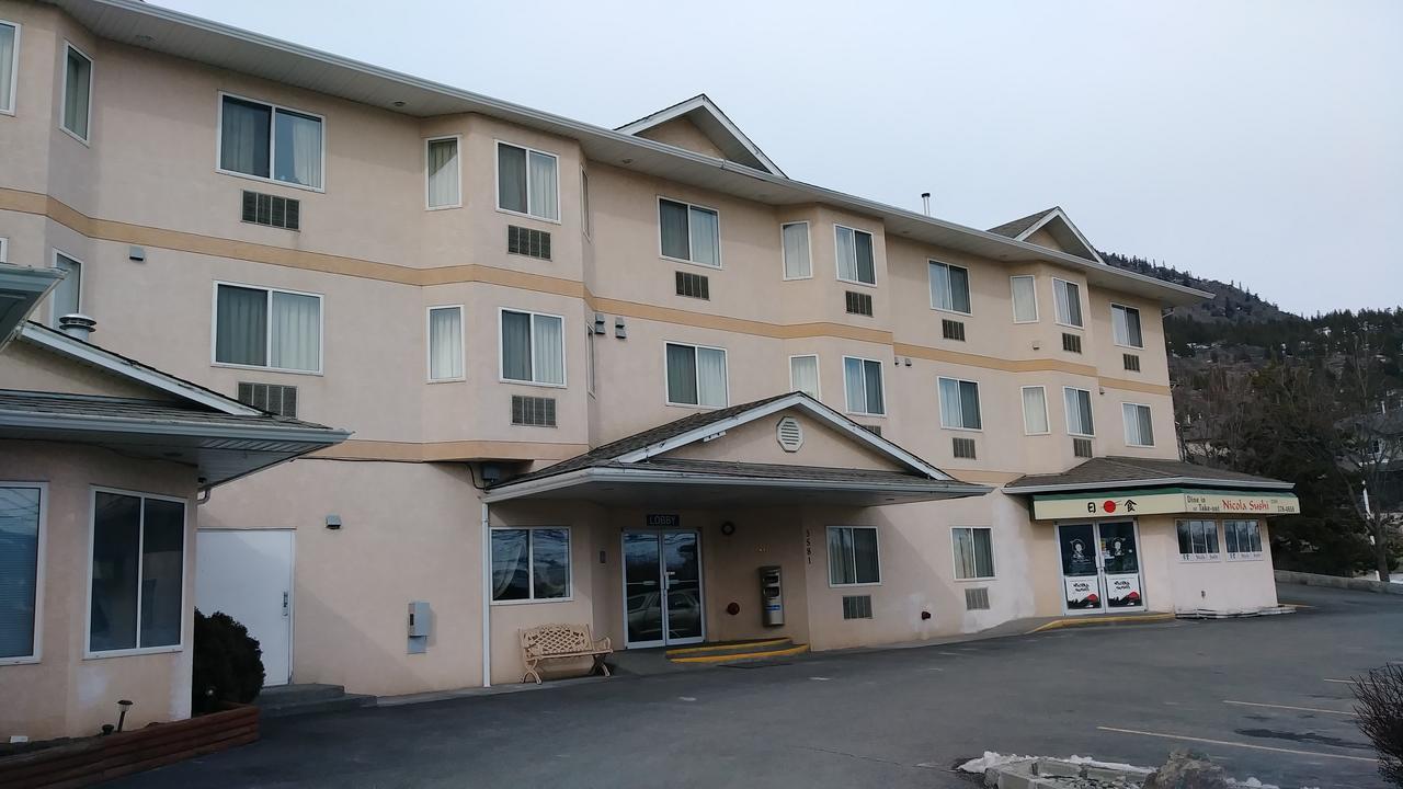 George Mountain View Hotel & Resto Мерритт Экстерьер фото