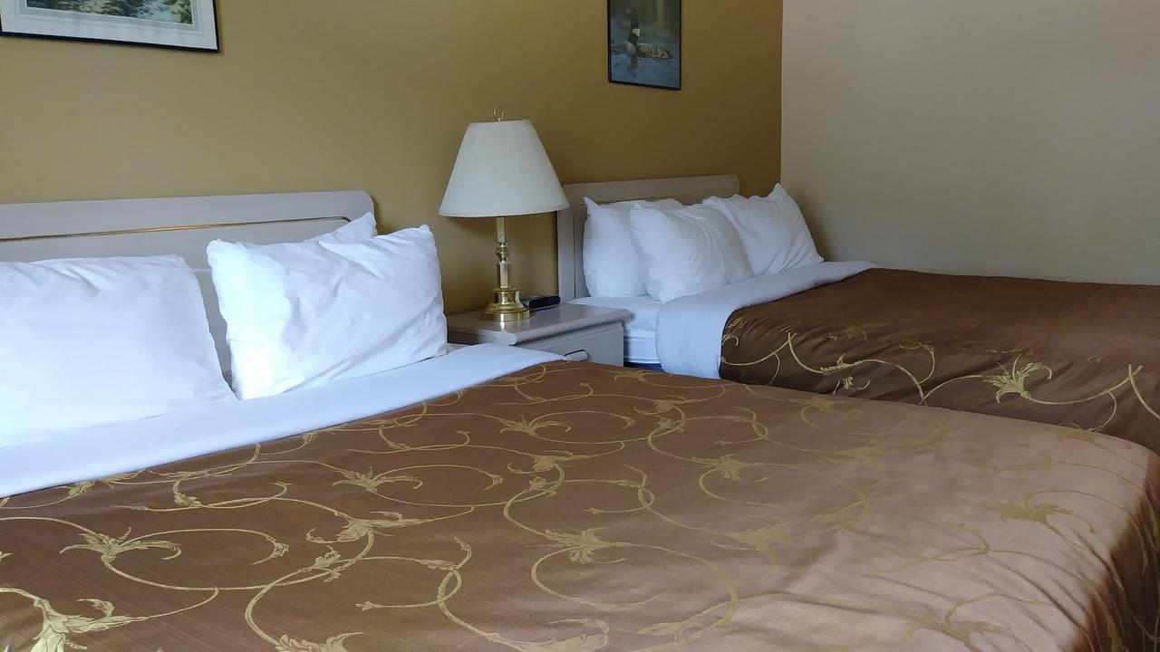 George Mountain View Hotel & Resto Мерритт Экстерьер фото