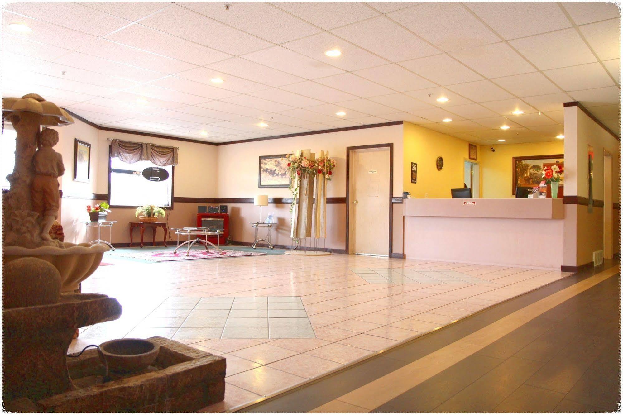 George Mountain View Hotel & Resto Мерритт Экстерьер фото