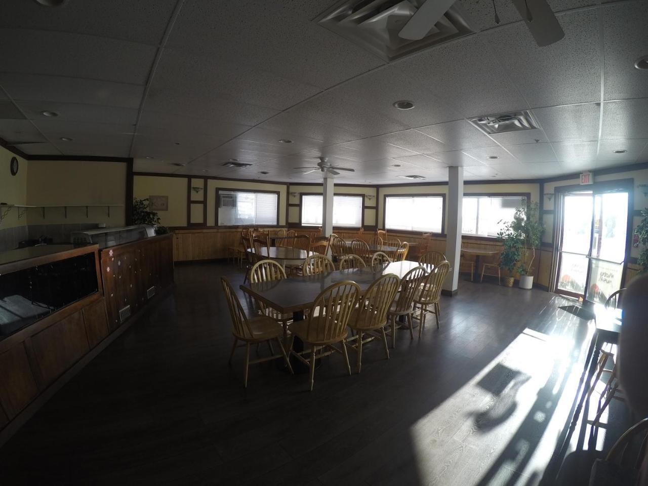 George Mountain View Hotel & Resto Мерритт Экстерьер фото